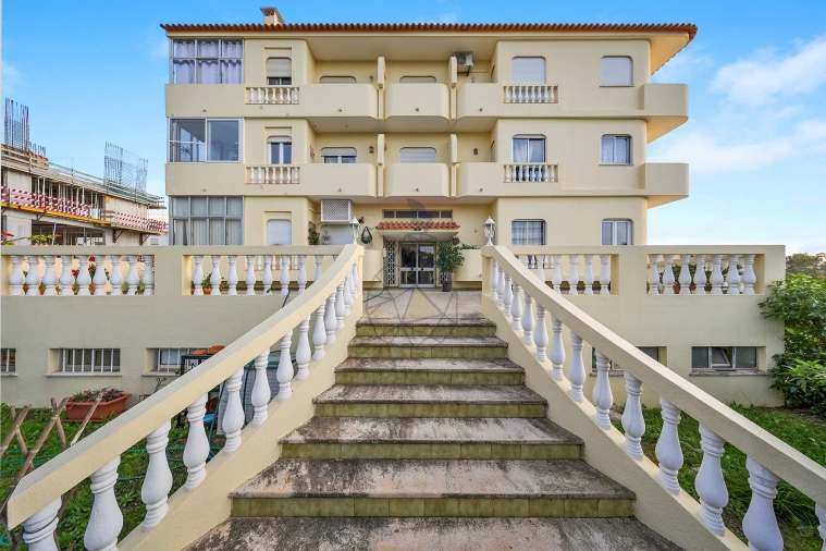 Apartamento T2 para Venda em Portimão Foto 2