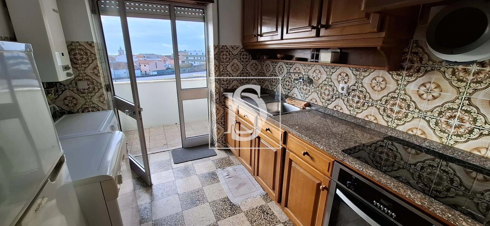 Apartamento T3 para Arrendamento em Vila Praia de Ancora Foto 18