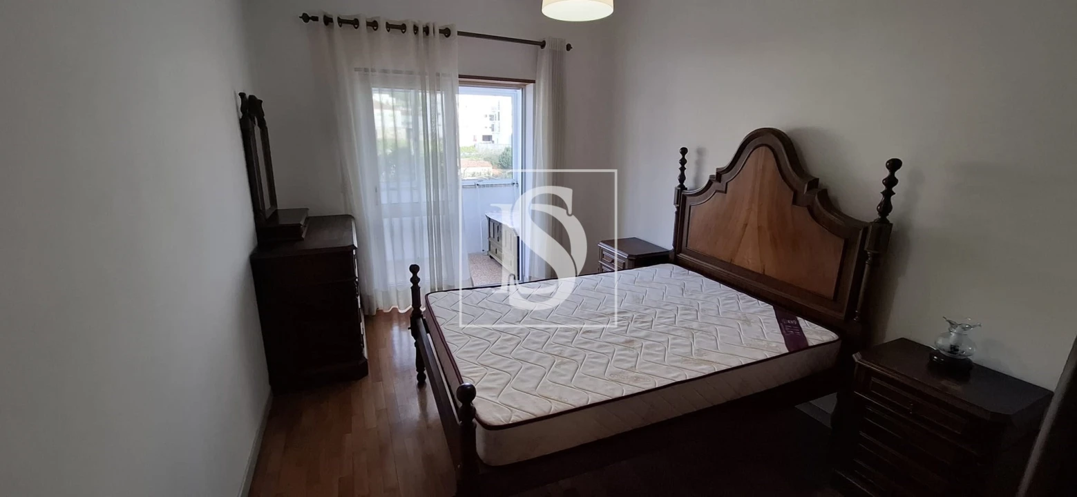 Apartamento T3 para Arrendamento em Vila Praia de Ancora Foto 10