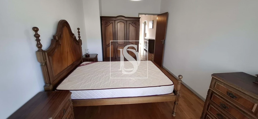 Apartamento T3 para Arrendamento em Vila Praia de Ancora Foto 11