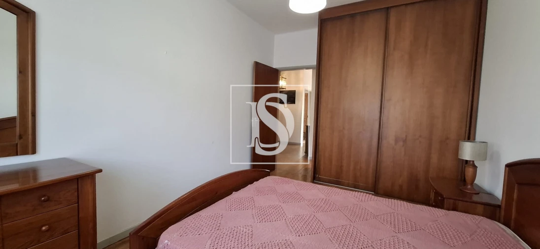 Apartamento T3 para Arrendamento em Vila Praia de Ancora Foto 9