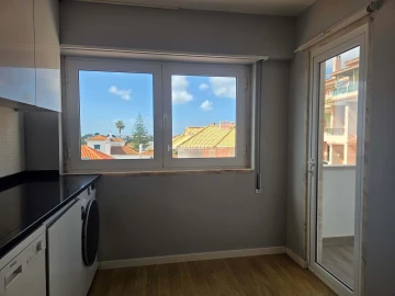 Apartamento T3 para Arrendamento em Carcavelos e Parede