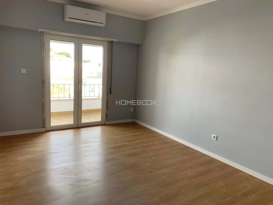 Apartamento T3 para Arrendamento em Carcavelos e Parede Foto 22
