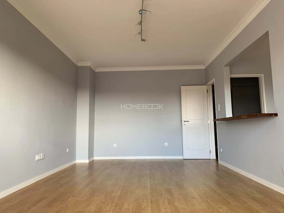 Apartamento T3 para Arrendamento em Carcavelos e Parede Foto 8