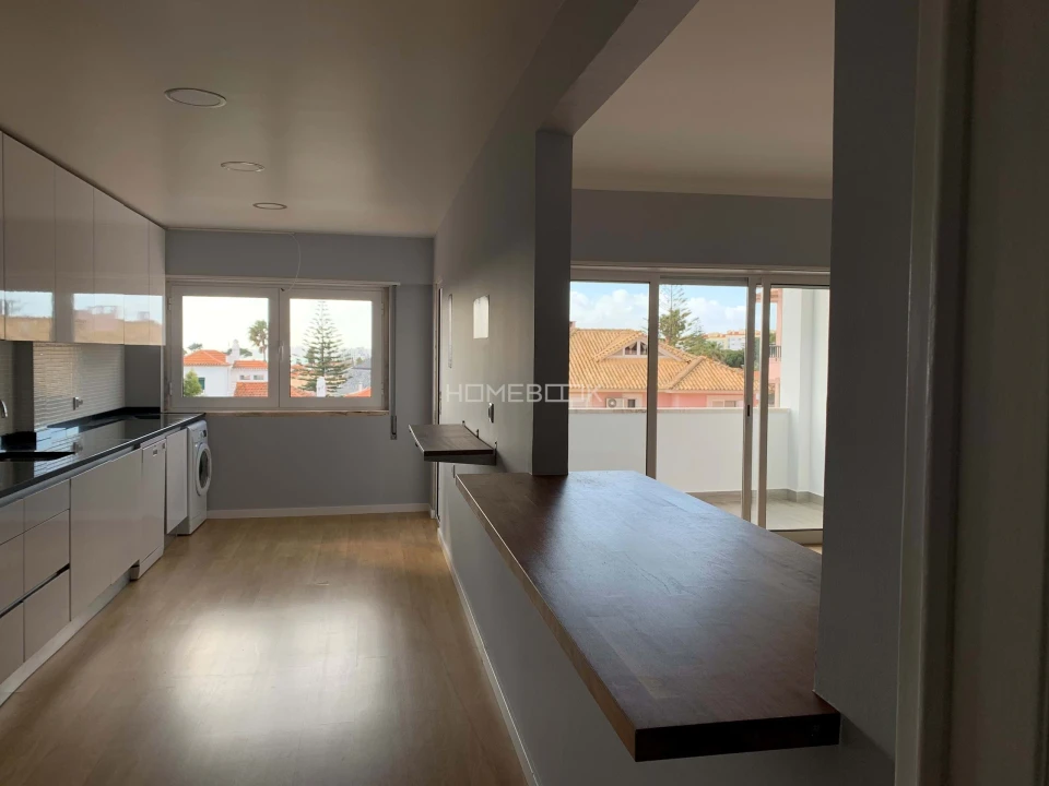 Apartamento T3 para Arrendamento em Carcavelos e Parede Foto 1