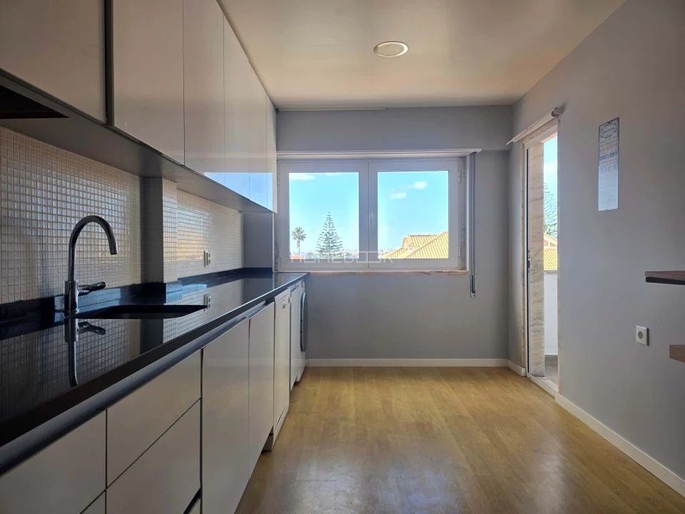Apartamento T3 para Arrendamento em Carcavelos e Parede Foto 3