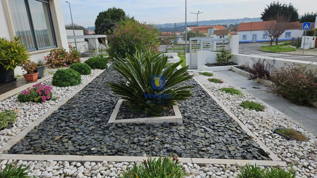 Moradia T4 para Venda em Tornada e Salir do Porto Foto 12