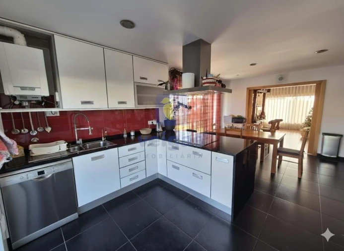 Moradia T4 para Venda em Tornada e Salir do Porto Foto 25