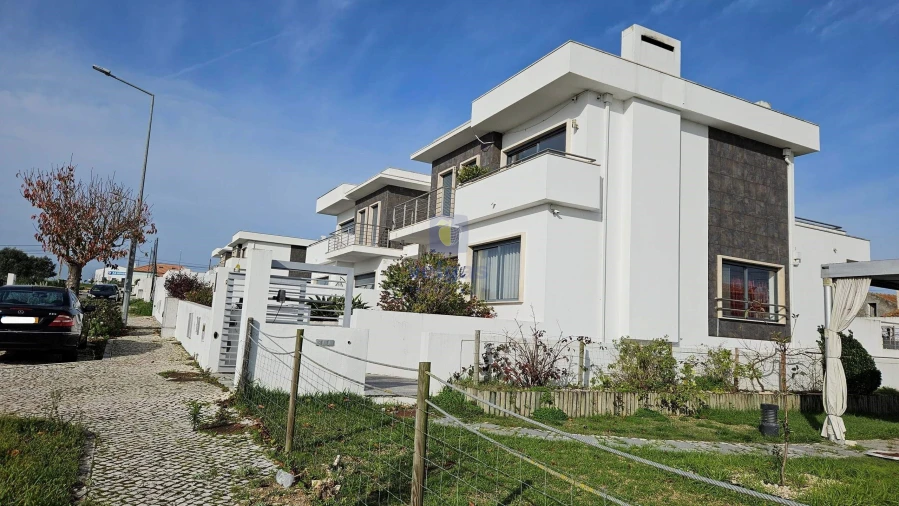 Moradia T4 para Venda em Tornada e Salir do Porto