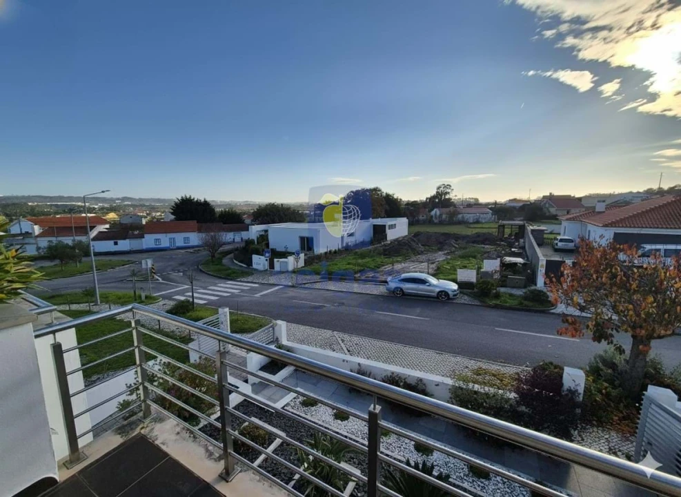 Moradia T4 para Venda em Tornada e Salir do Porto Foto 17