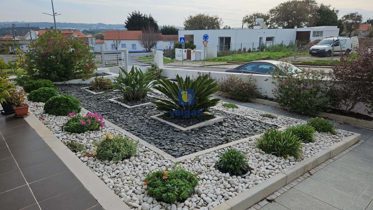 Moradia T4 para Venda em Tornada e Salir do Porto Foto 8