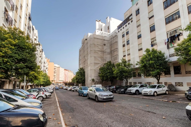 Apartamento T2 para Venda em Rio de Mouro Foto 45