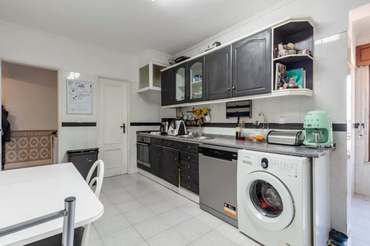 Apartamento T2 para Venda em Rio de Mouro Foto 23