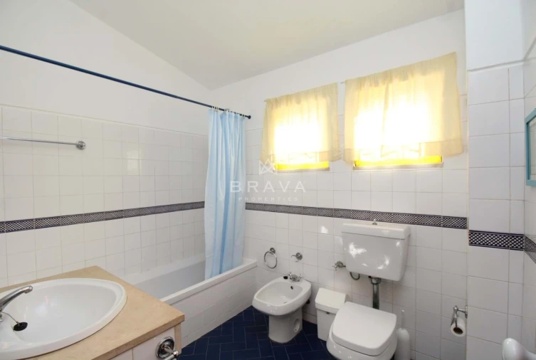 Moradia T2 para Venda em Guia Foto 35