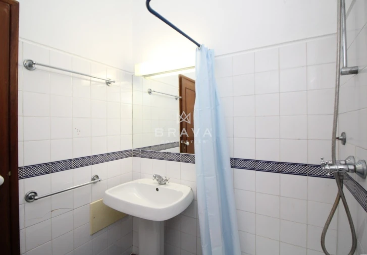 Moradia T2 para Venda em Guia Foto 46