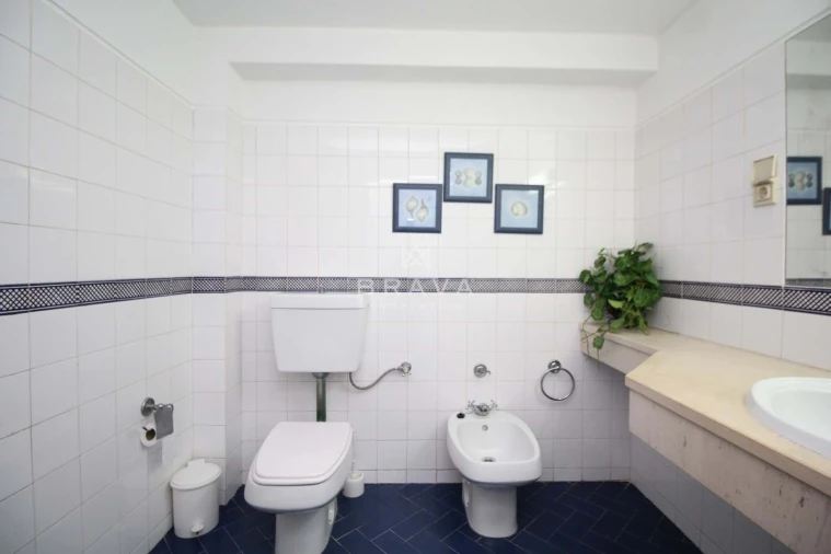 Moradia T2 para Venda em Guia Foto 22