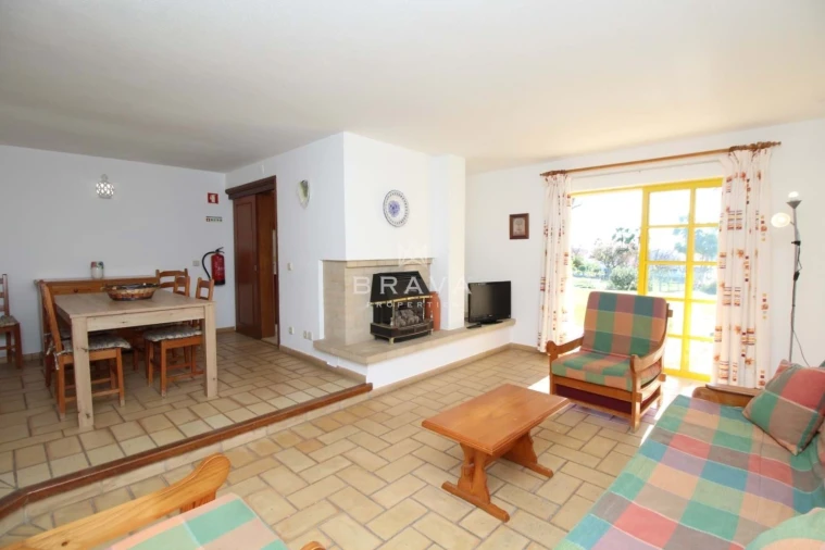 Moradia T2 para Venda em Guia Foto 6