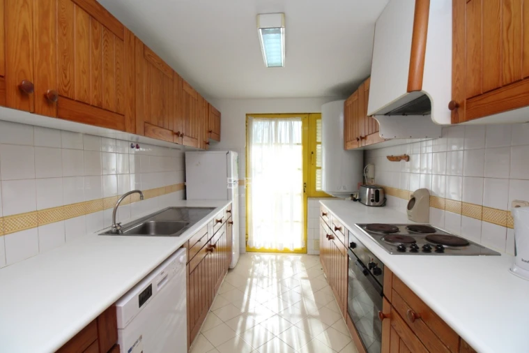 Moradia T2 para Venda em Guia Foto 11