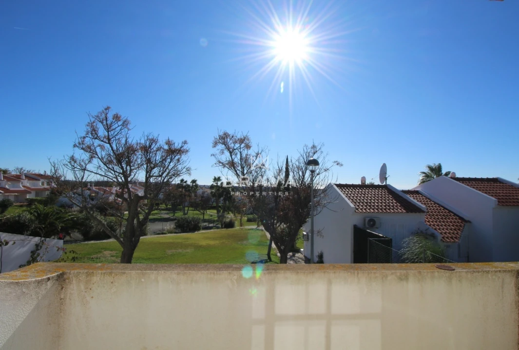 Moradia T2 para Venda em Guia Foto 32