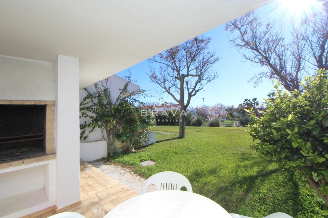 Moradia T2 para Venda em Guia Foto 9