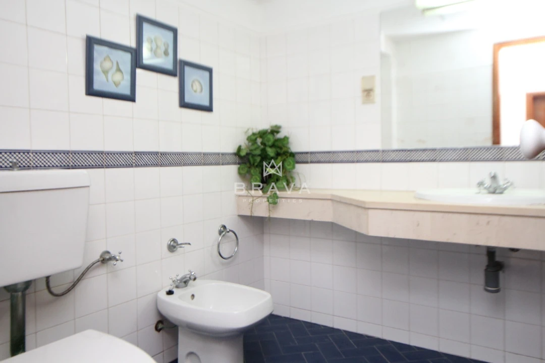 Moradia T2 para Venda em Guia Foto 24