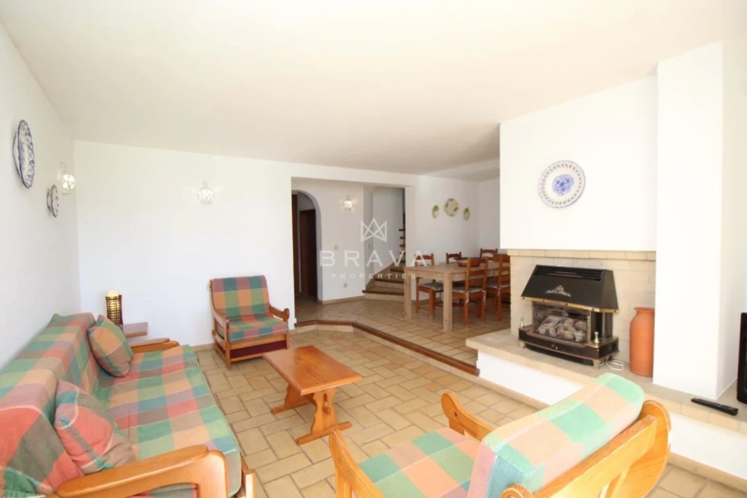 Moradia T2 para Venda em Guia Foto 8