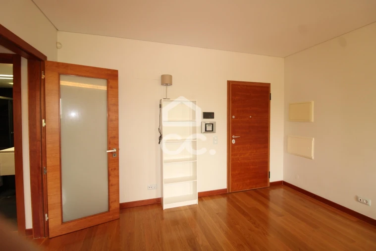 Apartamento T1 para Arrendamento em Alfragide Foto 5