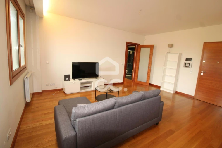 Apartamento T1 para Arrendamento em Alfragide Foto 2