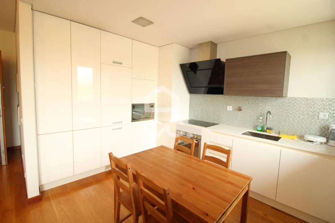Apartamento T1 para Arrendamento em Alfragide Foto 4