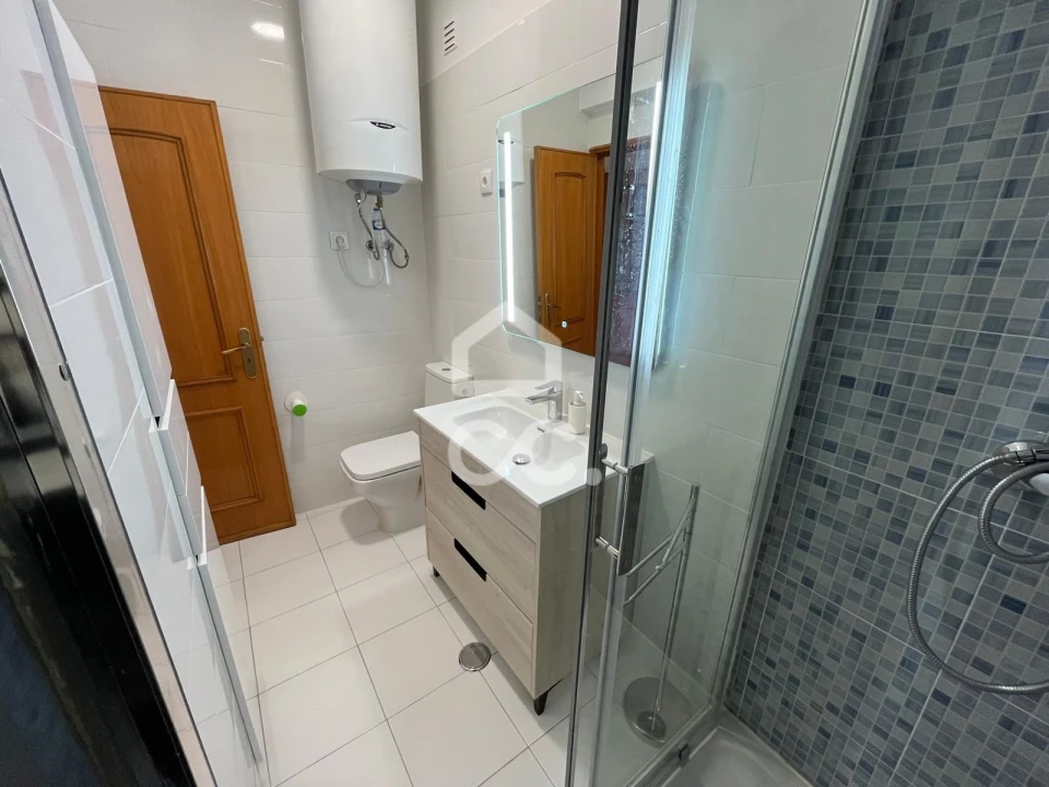 Apartamento T2 para Arrendamento em Loures Foto 14