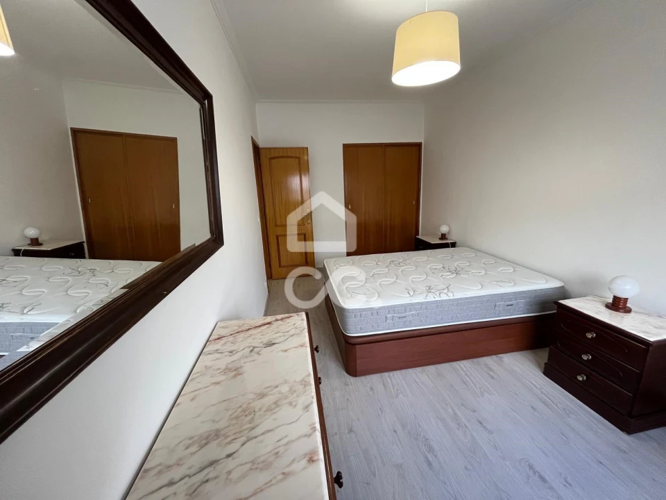 Apartamento T2 para Arrendamento em Loures Foto 17