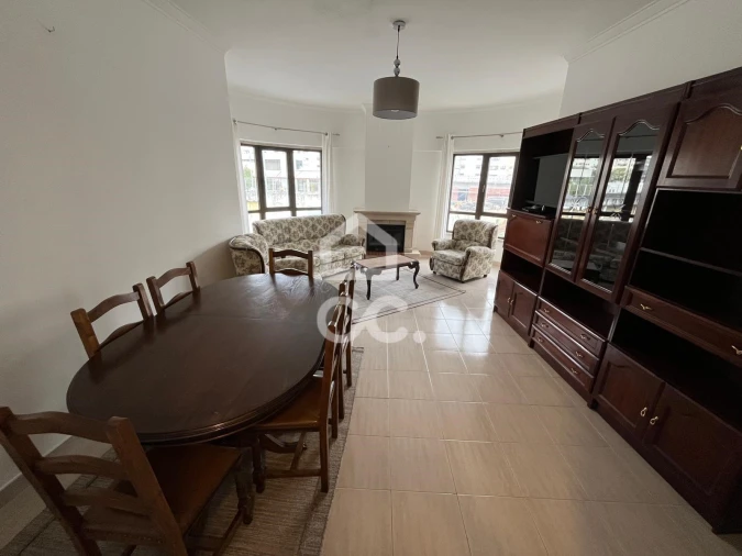 Apartamento T2 para Arrendamento em Loures Foto 1