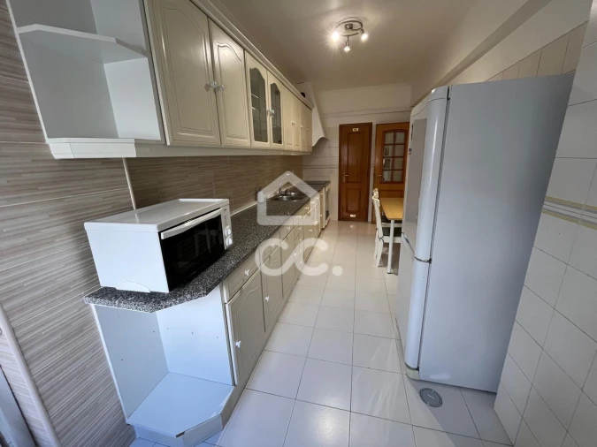 Apartamento T2 para Arrendamento em Loures Foto 8