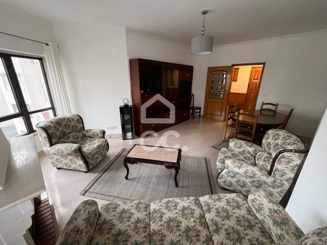 Apartamento T2 para Arrendamento em Loures Foto 2