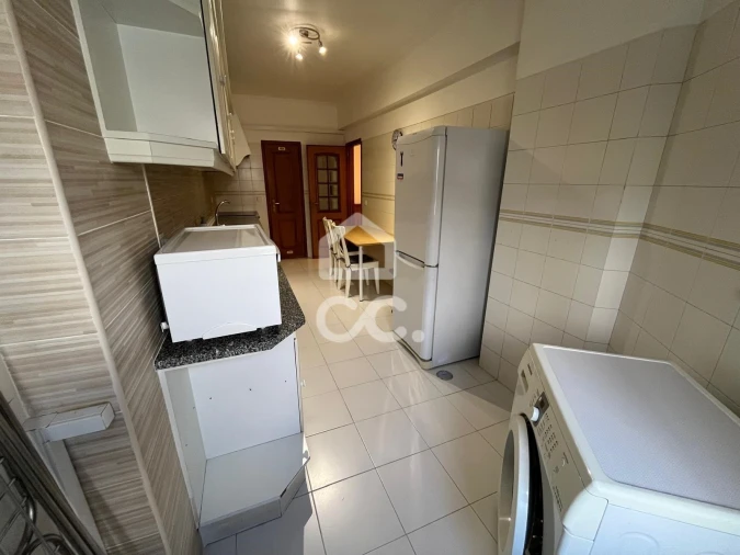 Apartamento T2 para Arrendamento em Loures Foto 7