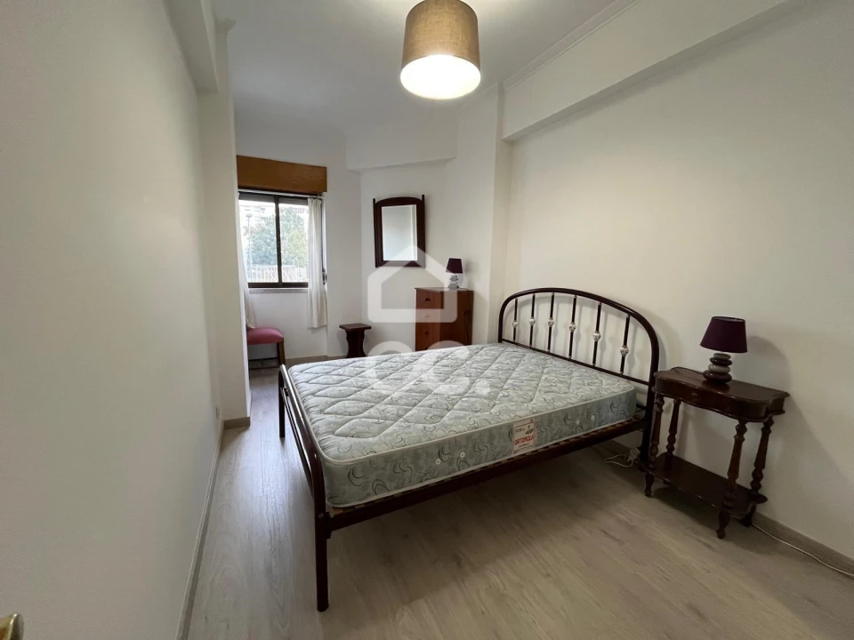 Apartamento T2 para Arrendamento em Loures Foto 11