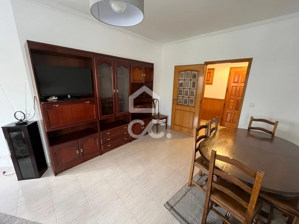 Apartamento T2 para Arrendamento em Loures Foto 4