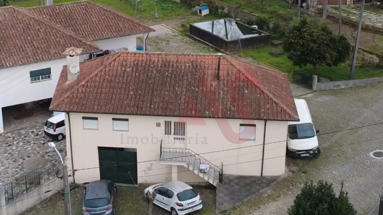 Moradia T2 para Venda em Estorãos Foto 1