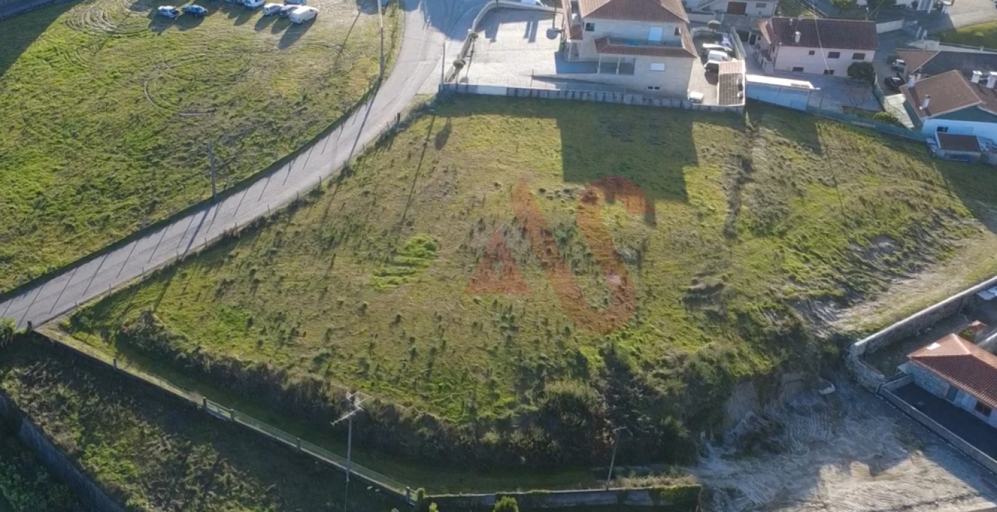 Terreno para Venda em Estorãos Foto 1