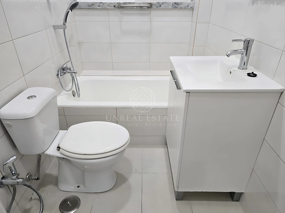 Apartamento T3 para Arrendamento em Algés, Linda-A-Velha e Cruz Quebrada-Dafundo Foto 16