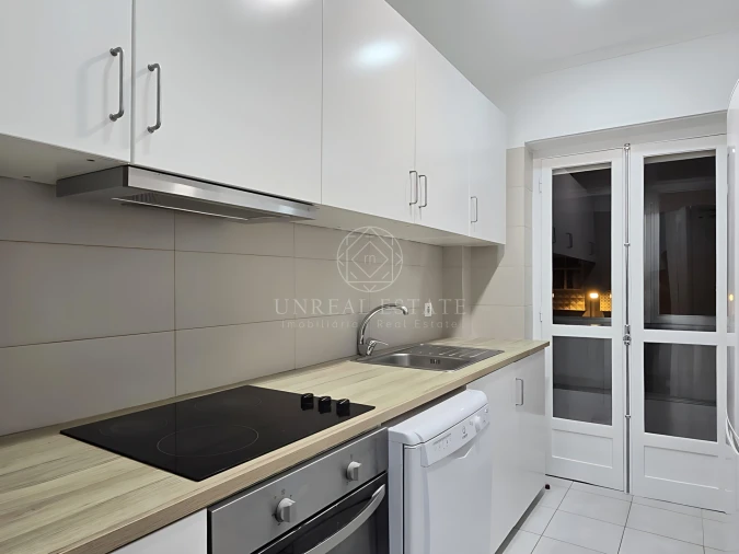 Apartamento T3 para Arrendamento em Algés, Linda-A-Velha e Cruz Quebrada-Dafundo