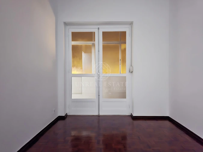 Apartamento T3 para Arrendamento em Algés, Linda-A-Velha e Cruz Quebrada-Dafundo Foto 22