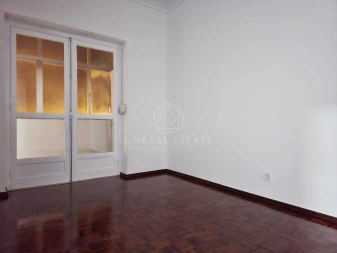 Apartamento T3 para Arrendamento em Algés, Linda-A-Velha e Cruz Quebrada-Dafundo Foto 21