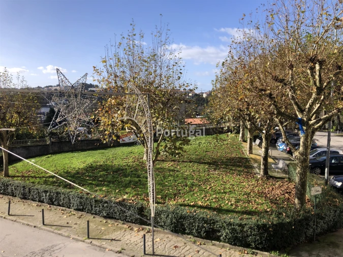 Apartamento T2 para Arrendamento em Ferreiros e Gondizalves Foto 14