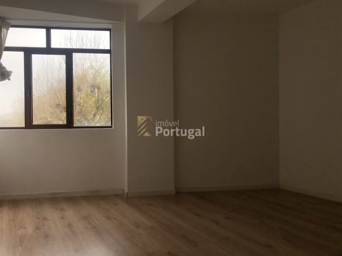 Apartamento T2 para Arrendamento em Ferreiros e Gondizalves Foto 17