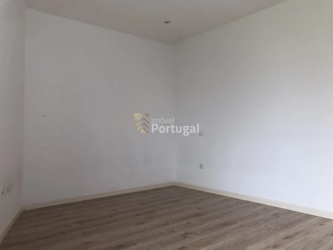 Apartamento T2 para Arrendamento em Ferreiros e Gondizalves Foto 13