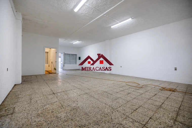 Loja para Arrendamento em Vagos e Santo António Foto 9