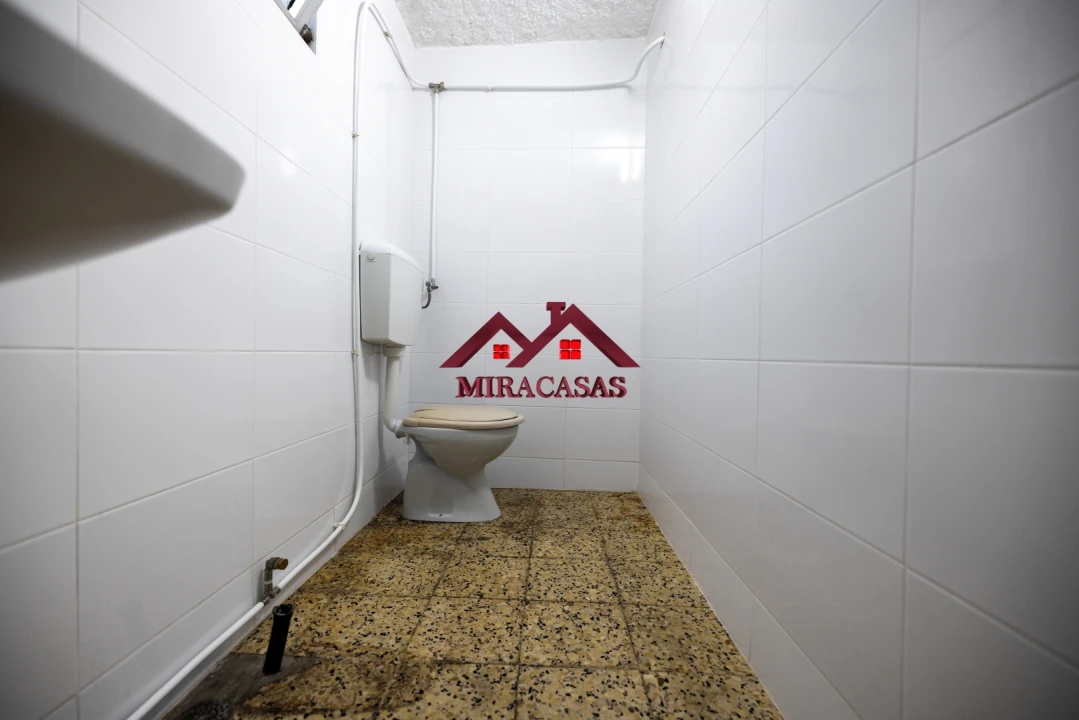 Loja para Arrendamento em Vagos e Santo António Foto 10