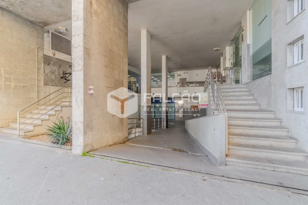 Loja para Venda em Algés, Linda-A-Velha e Cruz Quebrada-Dafundo Foto 8