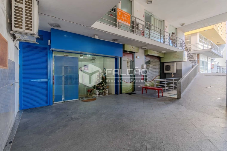 Loja para Venda em Algés, Linda-A-Velha e Cruz Quebrada-Dafundo Foto 5